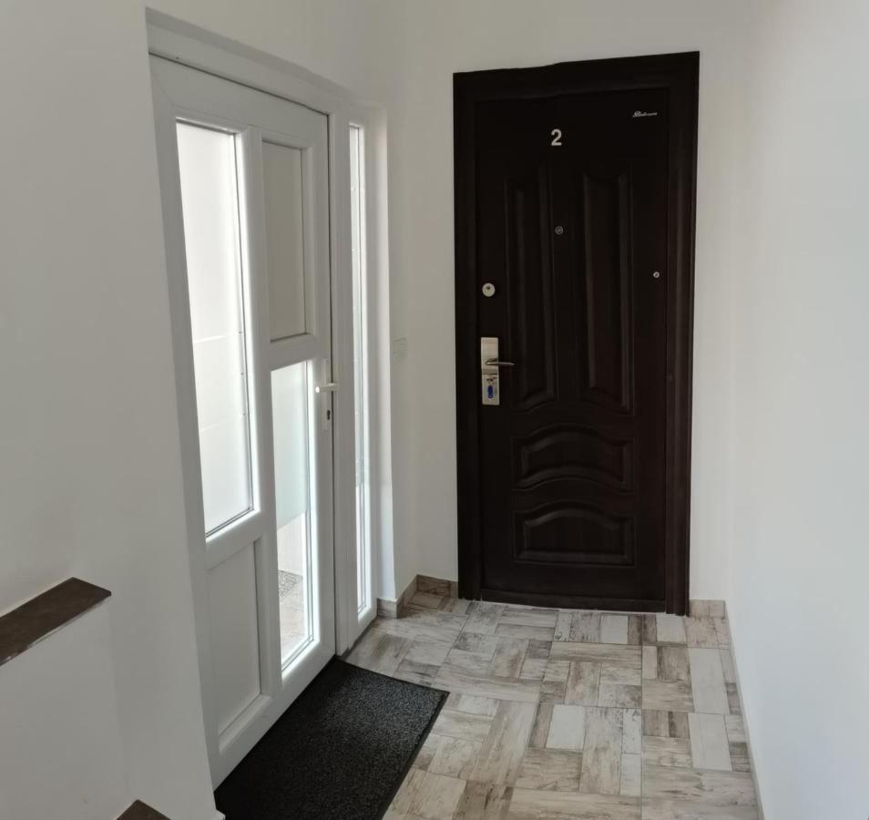 Carla'S Place Ap 2 Oradea Eksteriør billede